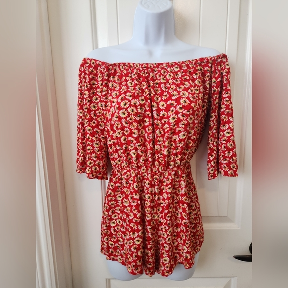 See you Monday off the shoulder red romper w/ yellow daisies Size M | Like New - Picture 8 of 11